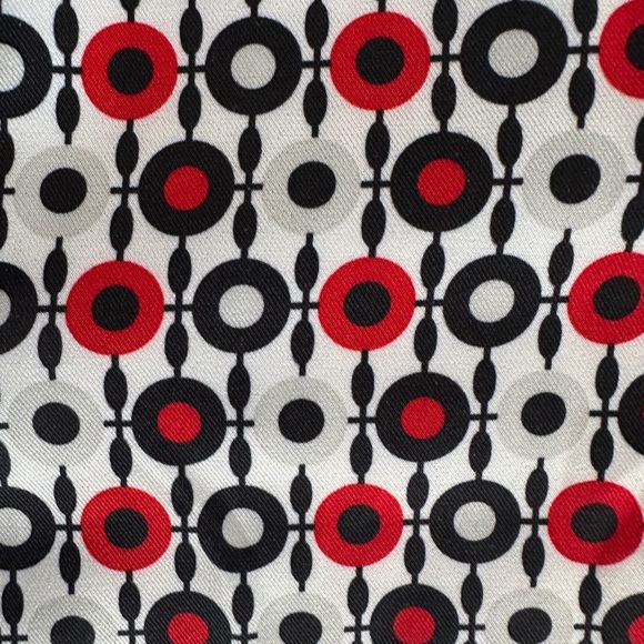 Cracked Wheat dress with Black and Red Pattern - Picture 2 of 7